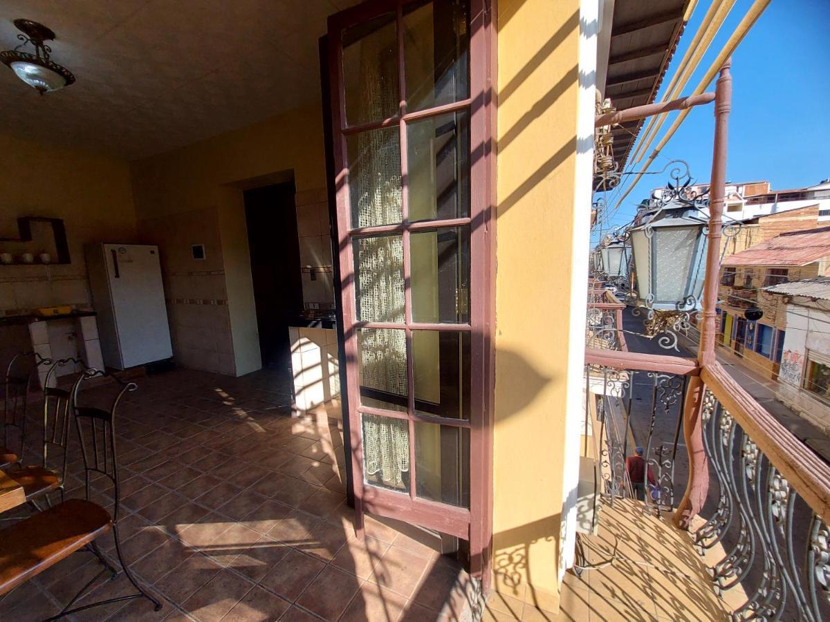 Naupa House Hostel Cochabamba Eksteriør bilde